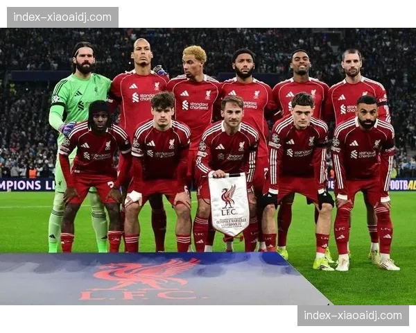 曼联虽起伏不定仍落后欧冠区3分 联赛格局充满变数